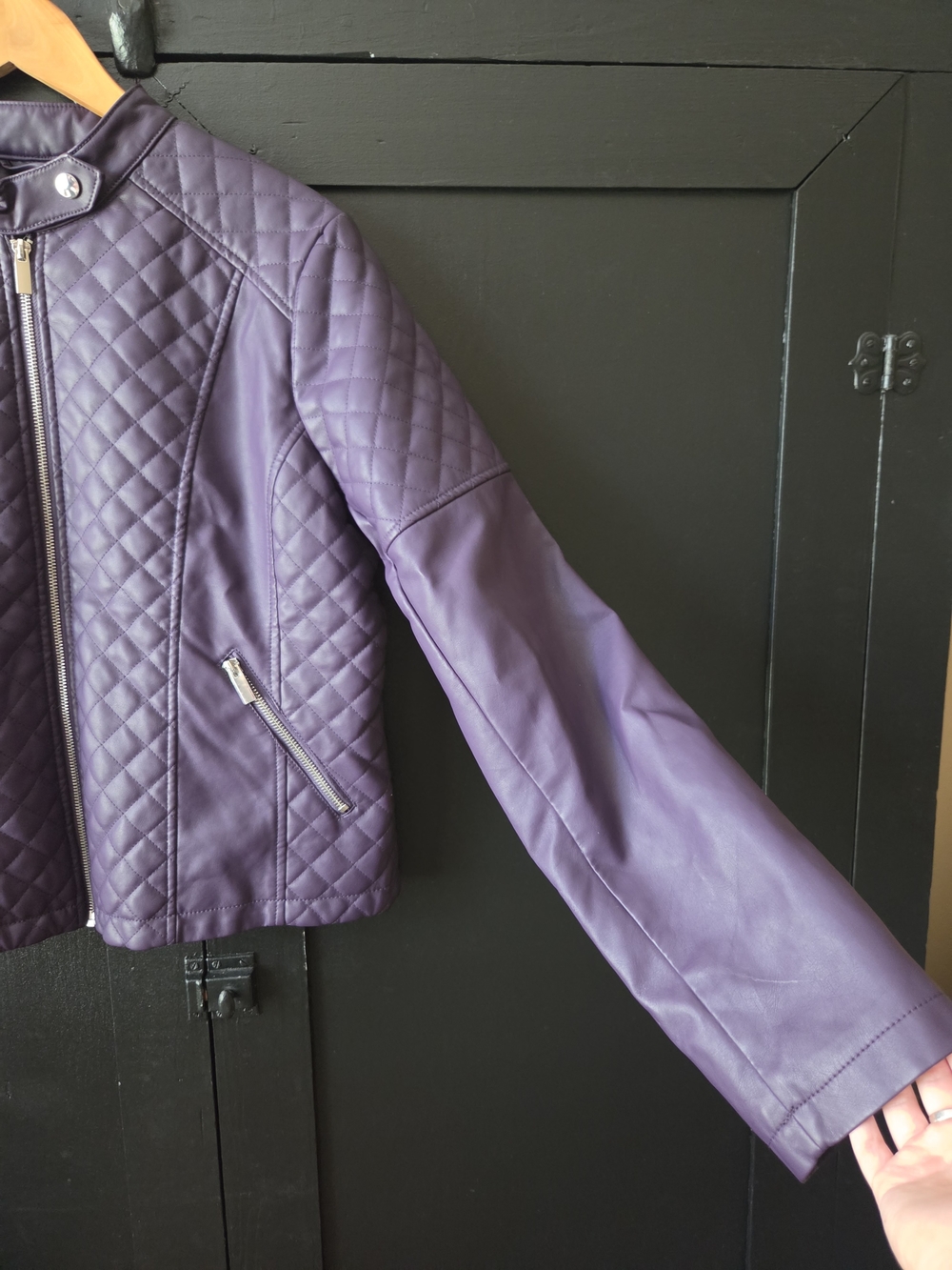 Women's New York & Company Quilted Purple Faux Leather Jacket ~ Size Large - Picture 4 of 7